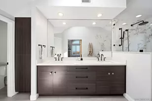 5750 Caminito Empresa, La Jolla, CA 92037 - Photo 22