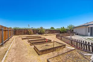 12450 Algonquin Rd, Apple Valley, CA 92308 - Photo 46