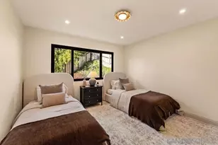 8390 Cliffridge, La Jolla, CA 92037 - Photo 28