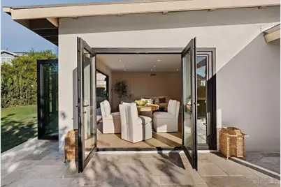  8390 Cliffridge, La Jolla, CA 92037 - Photo 22
