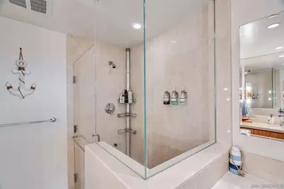  700 W Harbor Dr #705, San Diego, CA 92101 - Photo 26
