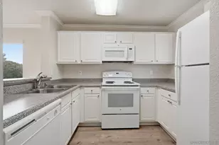 7425 Charmant, San Diego, CA 92122 - Photo 8