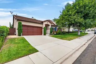803 El Caballo, Oceanside, CA 92057 - Photo 4