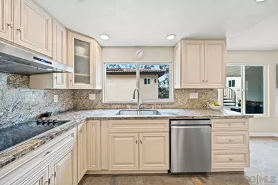  971 E J Street, Chula Vista, CA 91910 - Photo 8