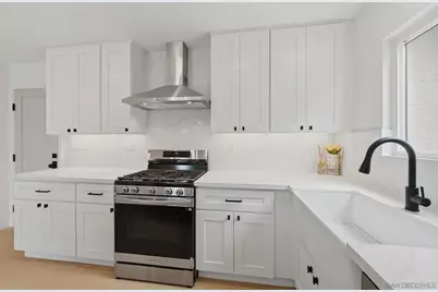  2610 Chestnut Ave, Carlsbad, CA 92010 - Photo 12