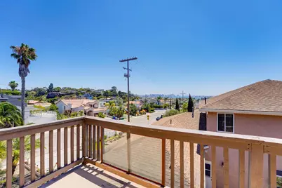  3449 Macaulay St, San Diego, CA 92106 - Photo 2