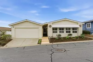 630 Via Columbia, Vista, CA 92081 - Photo 2