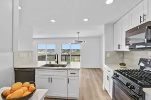 6821 Fashion Hills Blvd, San Diego, CA 92111 - Photo 4