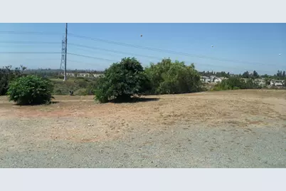  945 E J St., Chula Vista, CA 91910 - Photo 12