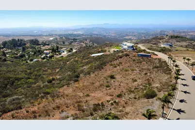  2220 Panoramic Dr. #10, Vista, CA 92084 - Photo 4