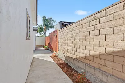  559 Glencrest Dr, San Diego, CA 92139 - Photo 32