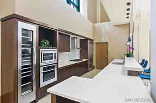 700 W E St, San Diego, CA 92101 - Photo 32