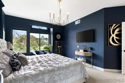  170 Las Banderas Drive, Solana Beach, CA 92075 - Photo 12