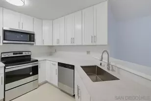 7545 Charmant Dr, San Diego, CA 92122 - Photo 10