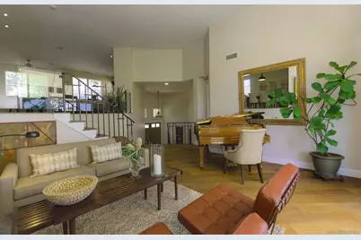  2537 Carriagedale Row, La Jolla, CA 92037 - Photo 12