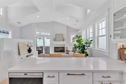  943 F Avenue, Coronado, CA 92118 - Photo 14