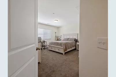  1976 W Ambassador Way, Hanford, CA 93230 - Photo 16