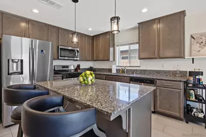  1976 W Ambassador Way, Hanford, CA 93230 - Photo 4