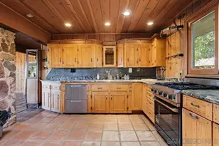 28605 Rolling Rock Rd, Escondido, CA 92026 - Photo 12
