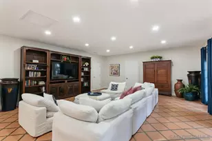 1005 Solymar Dr, La Jolla, CA 92037 - Photo 16