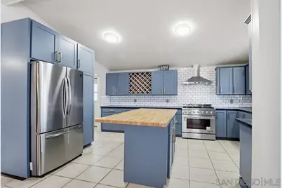  611 Via Santa Paulo, Vista, CA 92081 - Photo 8