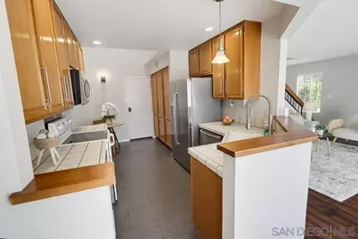  8391 Suntree Pl, San Diego, CA 92119 - Photo 12