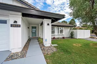 2619 Fire Mountain Dr, Oceanside, CA 92054 - Photo 2