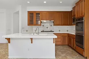 379 Edgewater Dr, San Marcos, CA 92078 - Photo 2