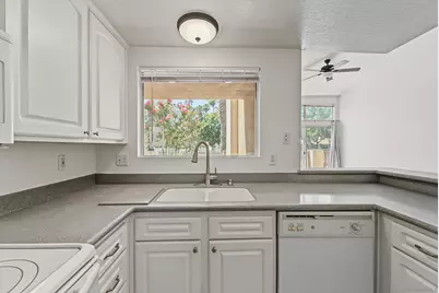  42140 Lyndie Ln #20, Temecula, CA 92591 - Photo 4