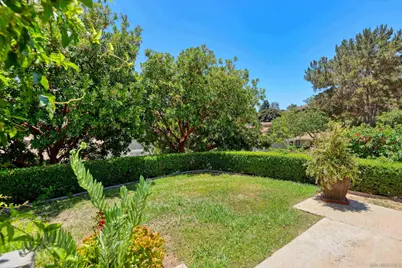  5629 Caminito Isla, La Jolla, CA 92037 - Photo 4
