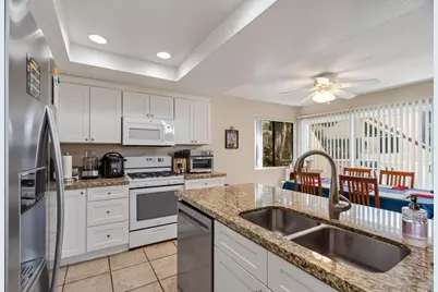  345 N Melrose Dr #H, Vista, CA 92083 - Photo 10