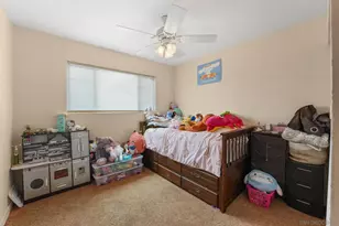 656 Flora Dr, Oceanside, CA 92057 - Photo 14