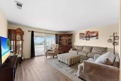  656 Flora Dr, Oceanside, CA 92057 - Photo 8