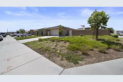  32404 Wild West Ct, Winchester, CA 92596 - Photo 2