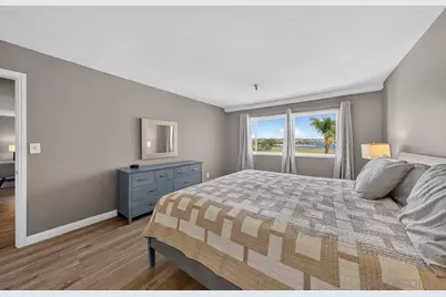  4015 Crown Point Dr. #310, San Diego, CA 92109 - Photo 14