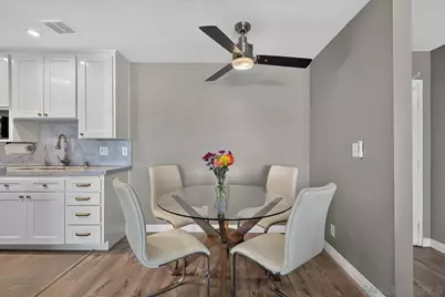  4015 Crown Point Dr. #310, San Diego, CA 92109 - Photo 6