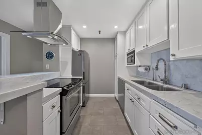  4015 Crown Point Dr. #310, San Diego, CA 92109 - Photo 8