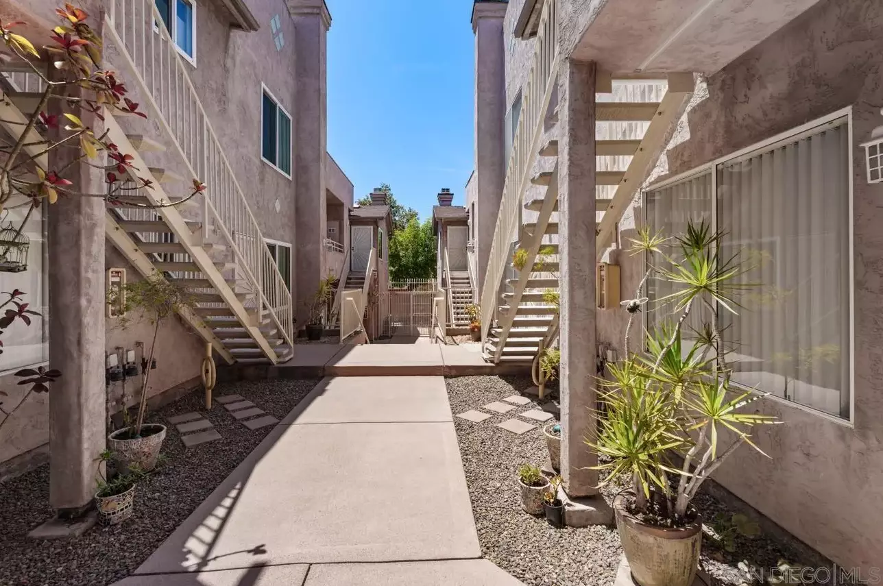 Doro♡5 3932 Hamilton #5, San Diego, CA 92104 - MLS 260018604 - Coldwell