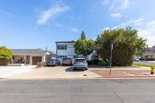 2003 Emerald St, San Diego, CA 92109 - Photo 4