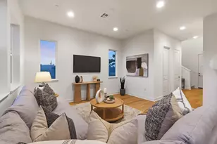 749 Michael Ct, Vista, CA 92081 - Photo 2