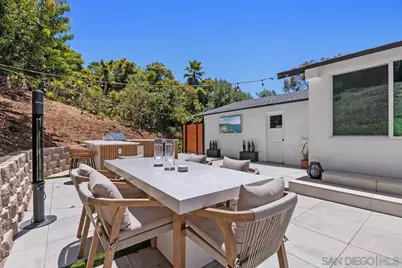  2586 Azure Coast Dr, La Jolla, CA 92037 - Photo 28