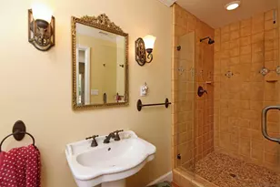 8745 Robinhood Ln, La Jolla, CA 92037 - Photo 22