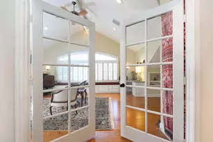 8745 Robinhood Ln, La Jolla, CA 92037 - Photo 16