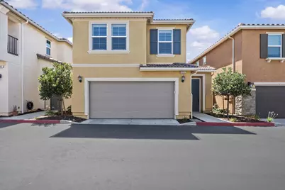  41917 Zafra St, Murrieta, CA 92562 - Photo 2