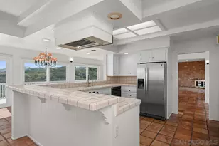 5942 Sagebrush Rd, La Jolla, CA 92037 - Photo 32