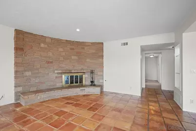 5942 Sagebrush Rd, La Jolla, CA 92037 - Photo 10