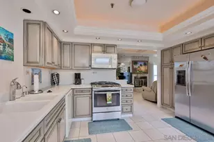 835 D Ave, Coronado, CA 92118 - Photo 2