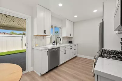  10935 Via Abaca, San Diego, CA 92126 - Photo 4