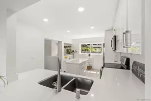 6567 Caminito Catalan, La Jolla, CA 92037 - Photo 8