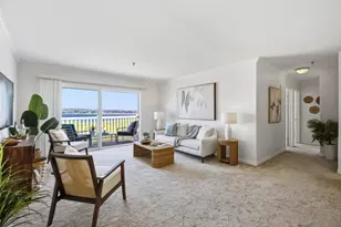 4015 Crown Point Dr, San Diego, CA 92109 - Photo 2